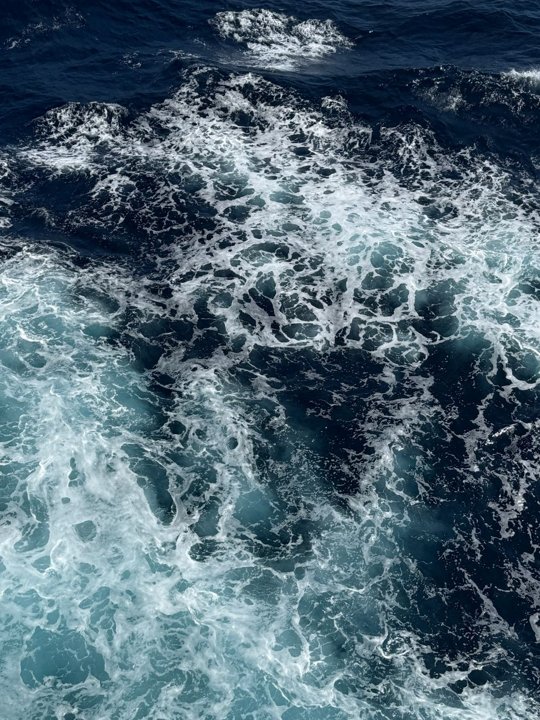 3 Shattering Facts About the Deep Ocean