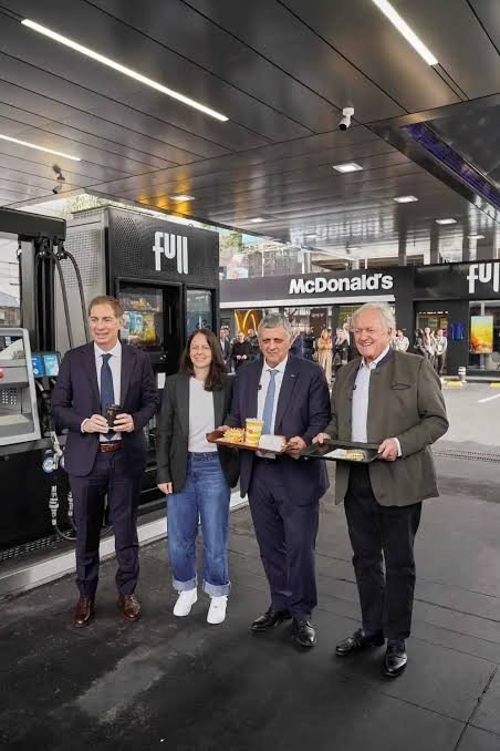 YPF inauguró este jueves el primer local de McDonald’s dentro de una estación de